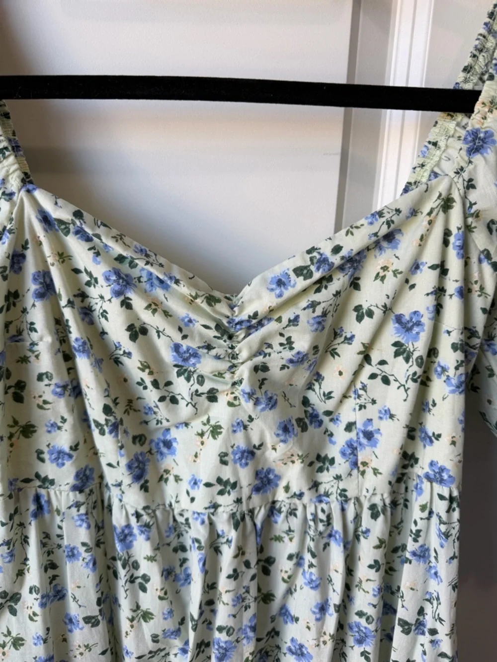 Abercrombie & Fitch Light Green and Blue Floral Puff-Sleeve Midi Dress - Picture 2 of 9